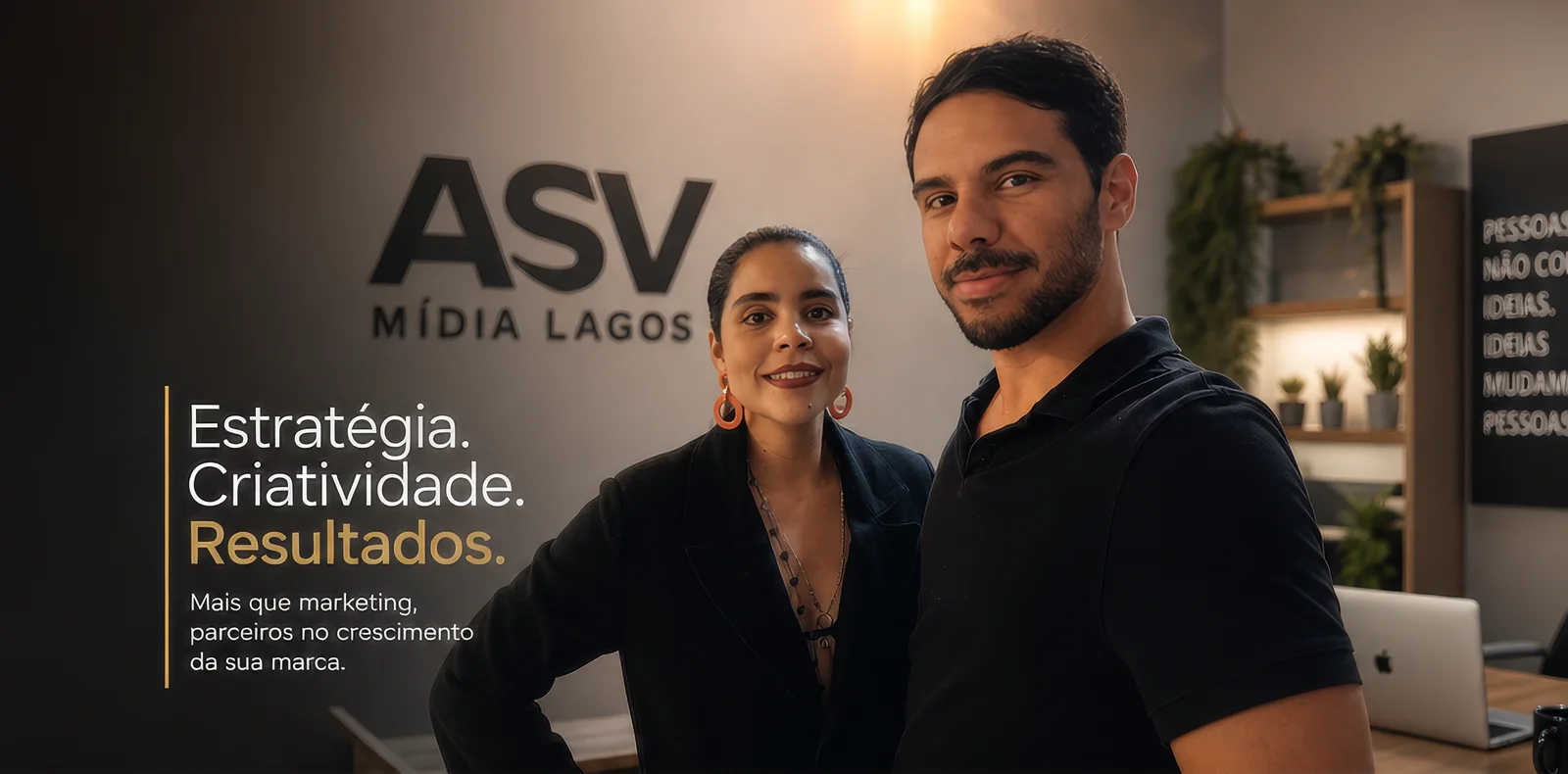 Equipe ASV Mídia Lagos — Lucas Ventura e equipe com tagline Estratégia, Criatividade, Resultados